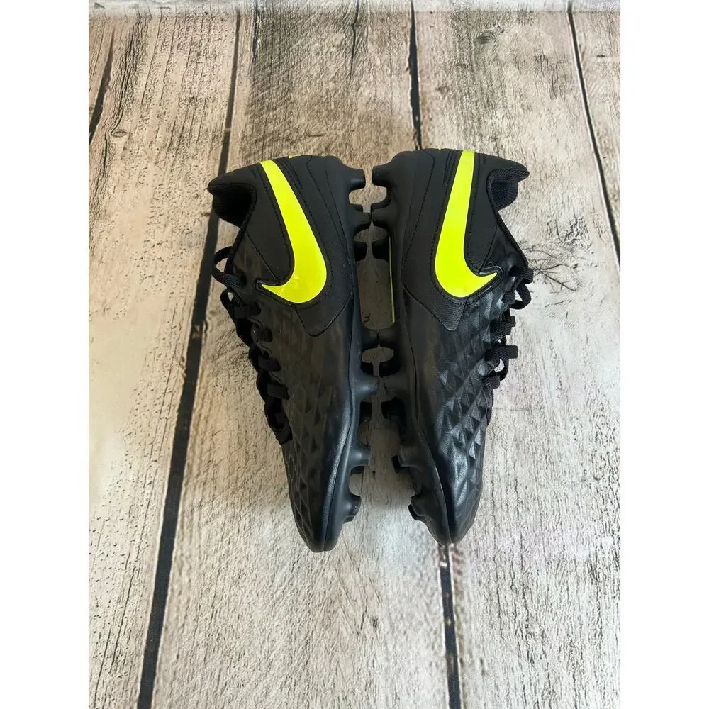 NIKE Kids Unisex Tiempo Legend 8 Football/Soccer Cleats / Size: 3Y